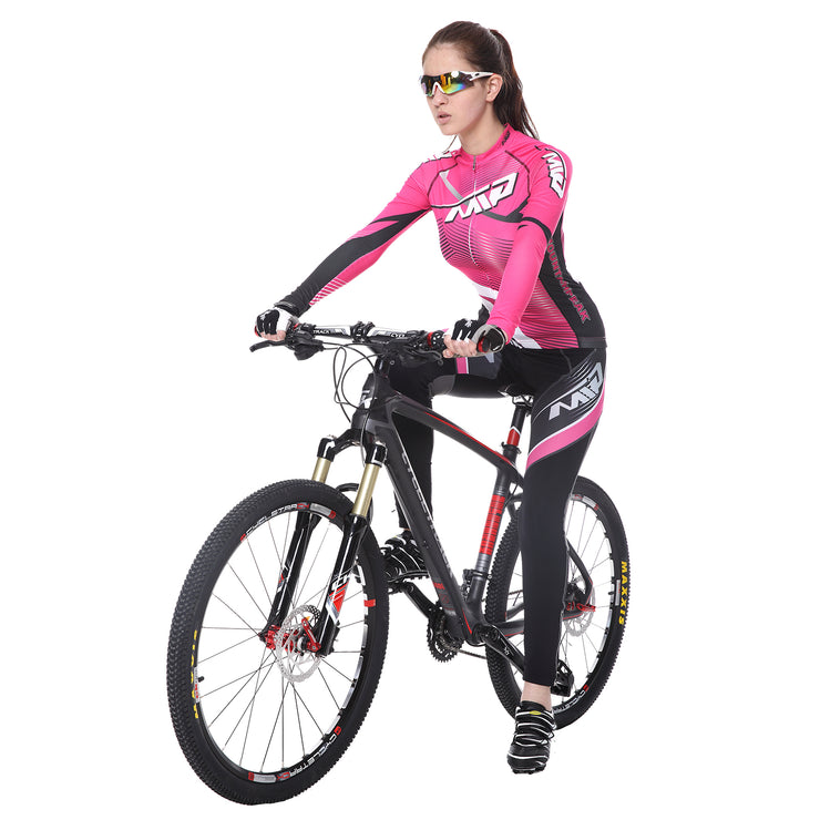 Women riding a bicycle wearing a cycling suit in Rose colour